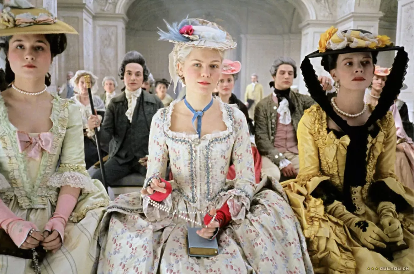 marie-antoinette-bored-1140x756.webp