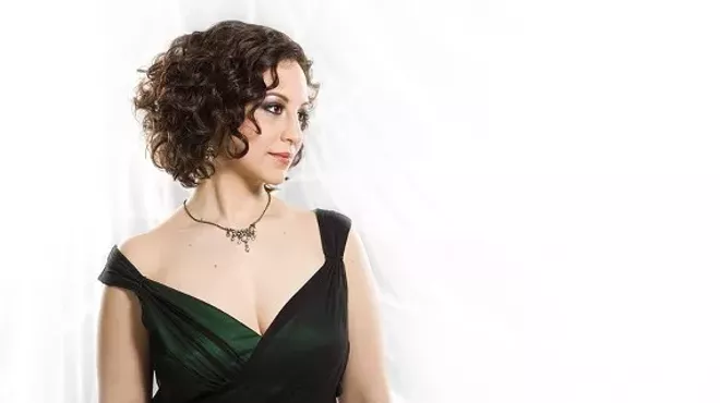 Image: Jennifer Zetlan, soprano