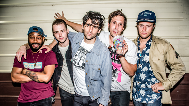 Image: Savannah Stopover: Low Cut Connie