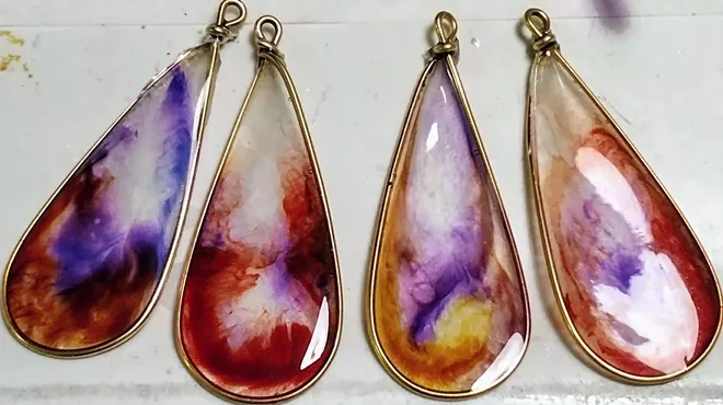 Image: Resin Basics for Jewelry Making with Kristine Kennedy
