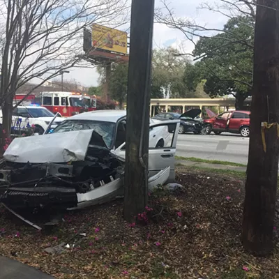 Image: Three-car crash on DeRenne