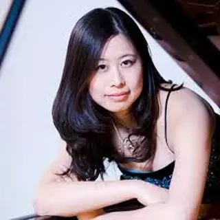 Image: First-Class Pianist in Free Concert