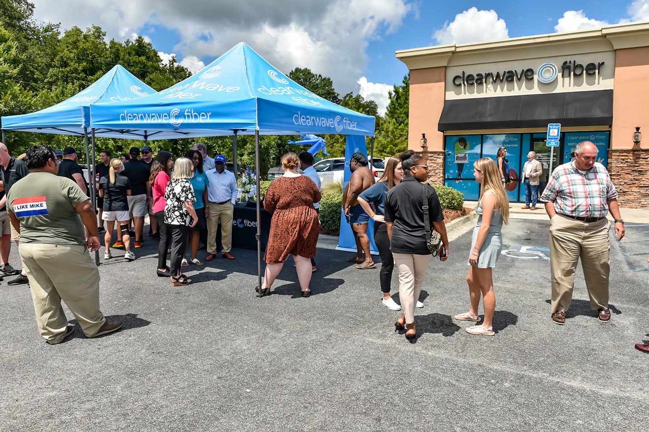 Clearwave Fiber's Hinesville, GA Customer Experience Center Grand Opening Ribbon Cutting