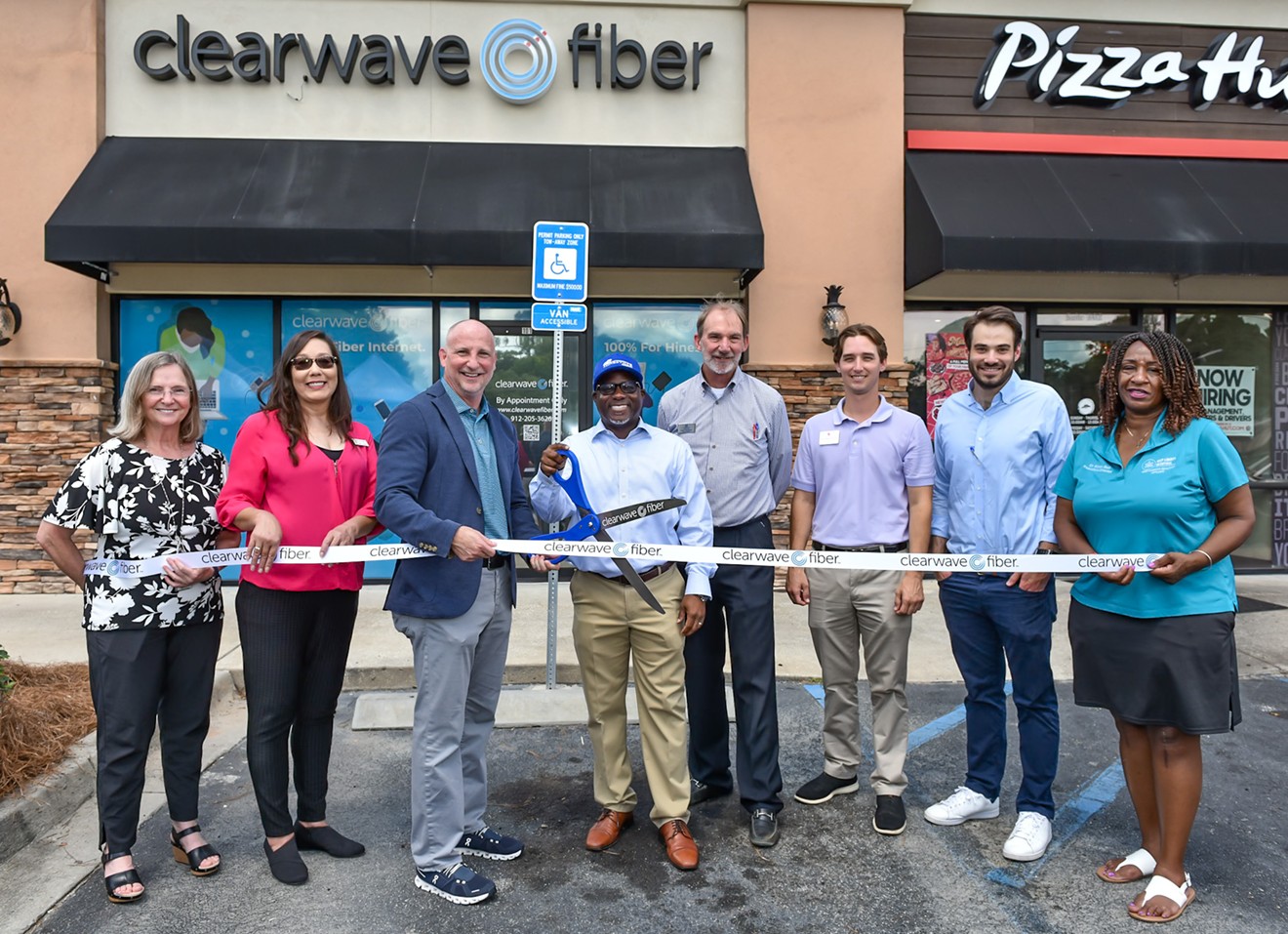 Clearwave Fiber's Hinesville, GA Customer Experience Center Grand Opening Ribbon Cutting