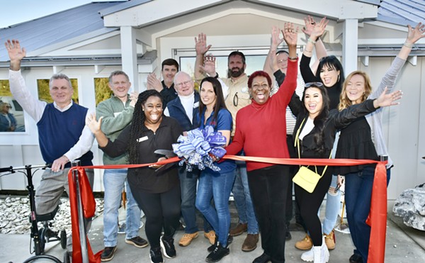 Desposito's Seafood celebrates opening with ribbon cutting