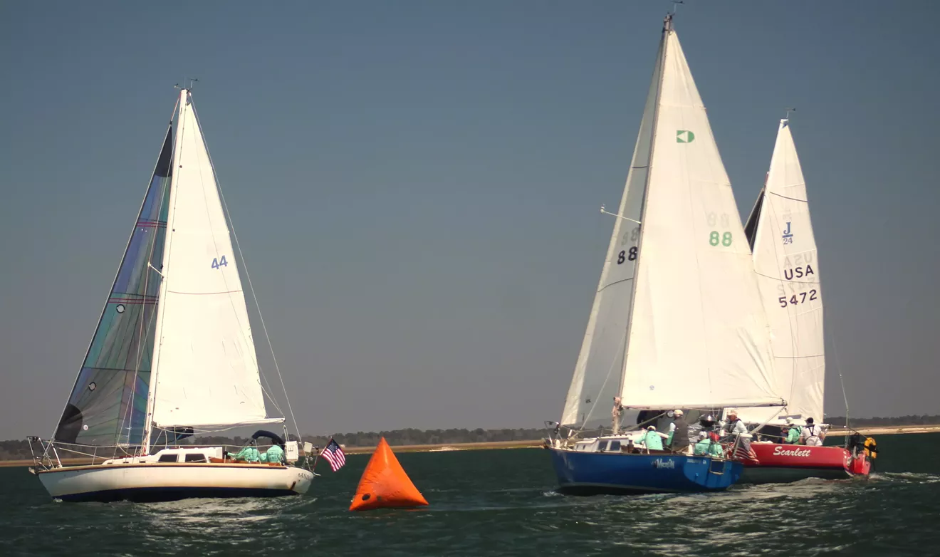 Sailboats rounding the windward mark!