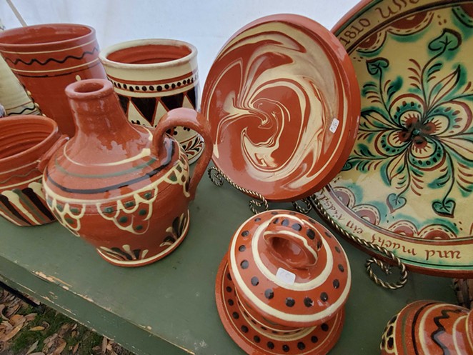 Colonial-style ceramicist Tammy Zettlemoyer offers workshops at Savannah’s Wormsloe Historic Site