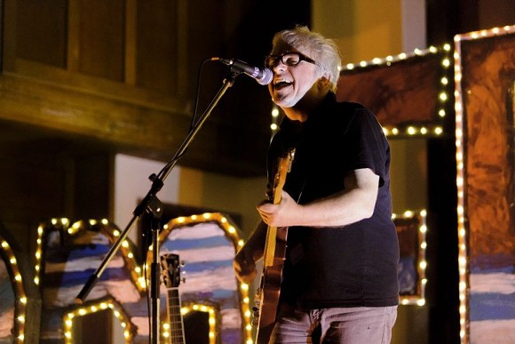 Wreckless Eric goes the whole wide world